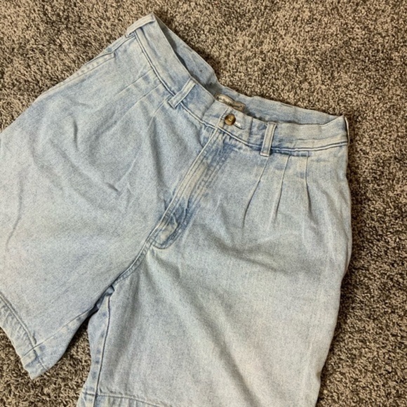 Vintage Bugle Boy Jean Shorts Size 28 Unisex Relaxed Fit Light Wash - Picture 2 of 9